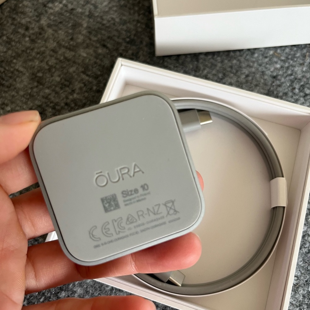 Oura Ring Gen 4 Size 10 Charging Dock and Cord - Picture 3 of 7